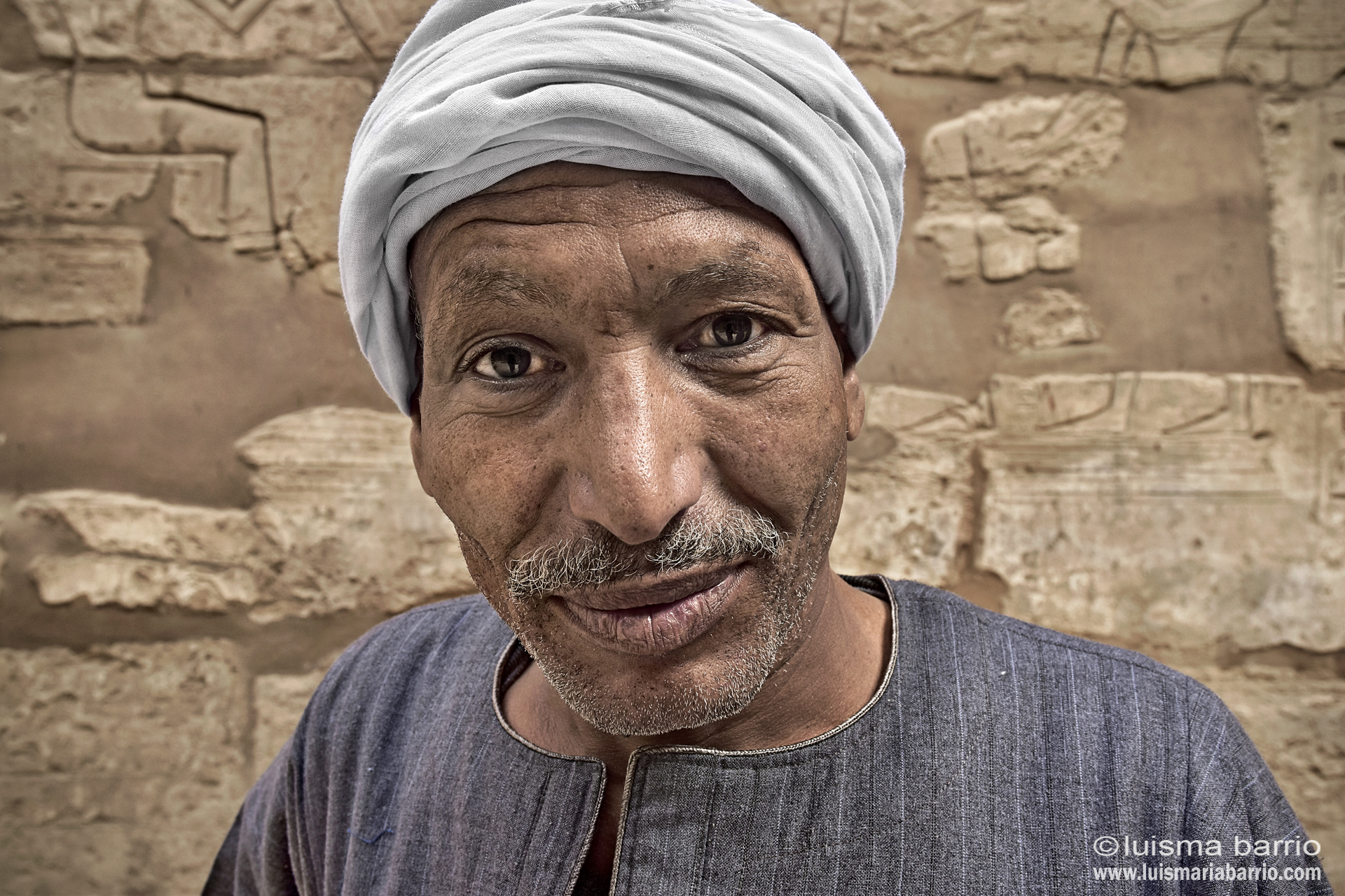 karnak temple luxor egyptian people