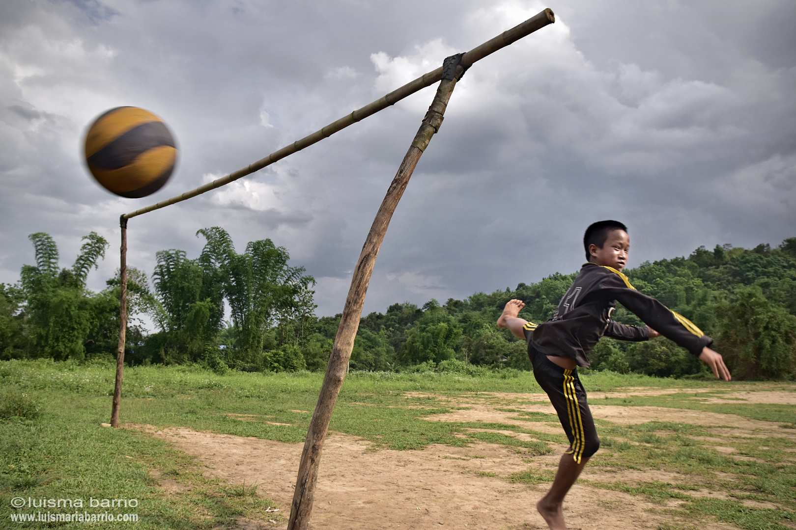 boy laos foot ball