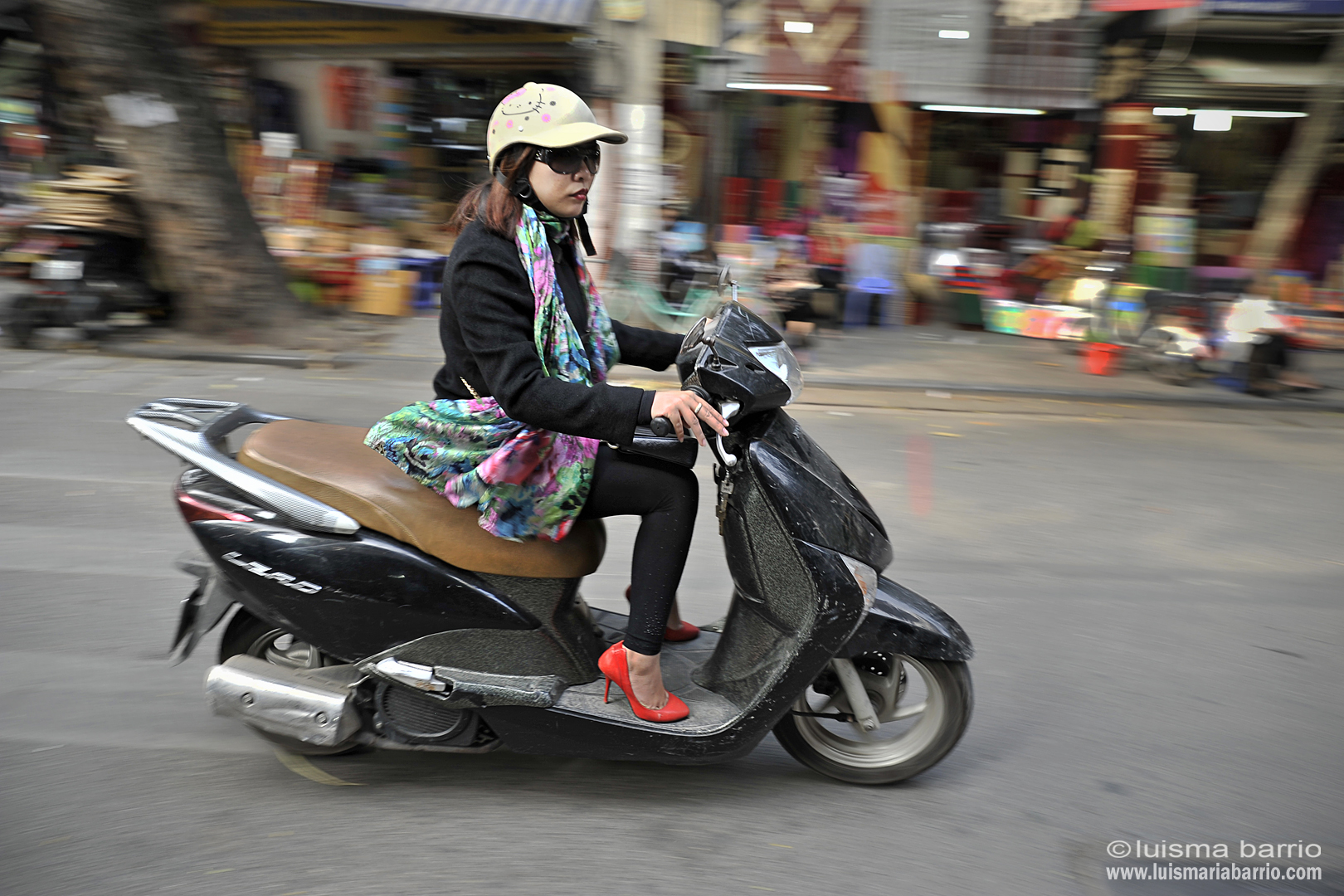 hanoi old city quarter vietnam
