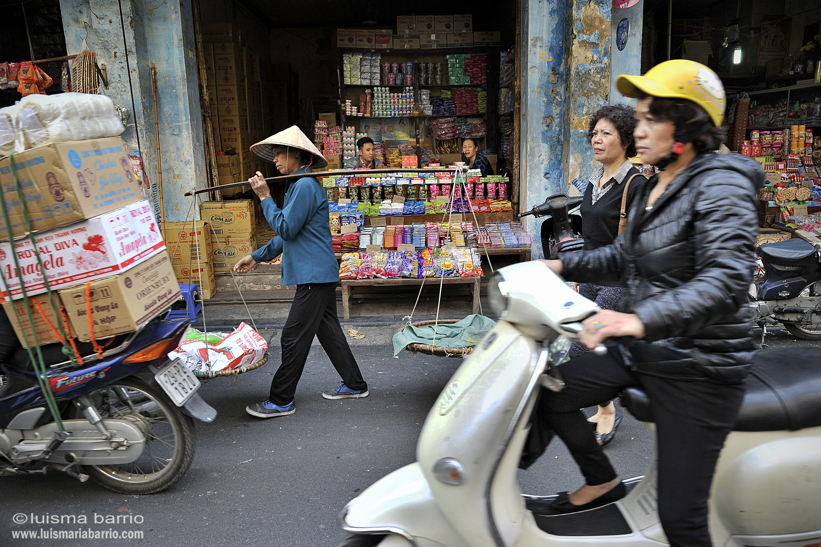 hanoi old city quarter vietnam